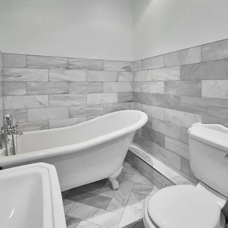 Apartment Host & - Scoresby Place Whitby