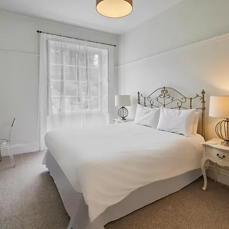 Host & - Scoresby Place Apartman Whitby